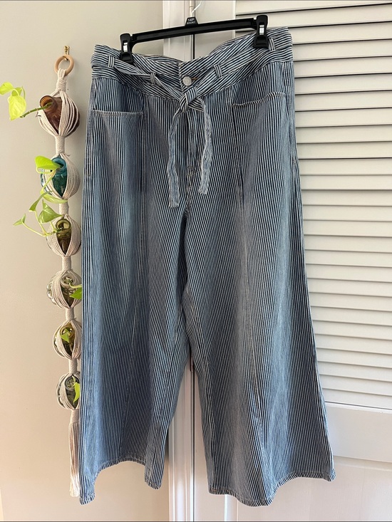 Kensie Denim - Kensie Navy and White Pinstripe Wide-Leg Jeans with Tie Waist